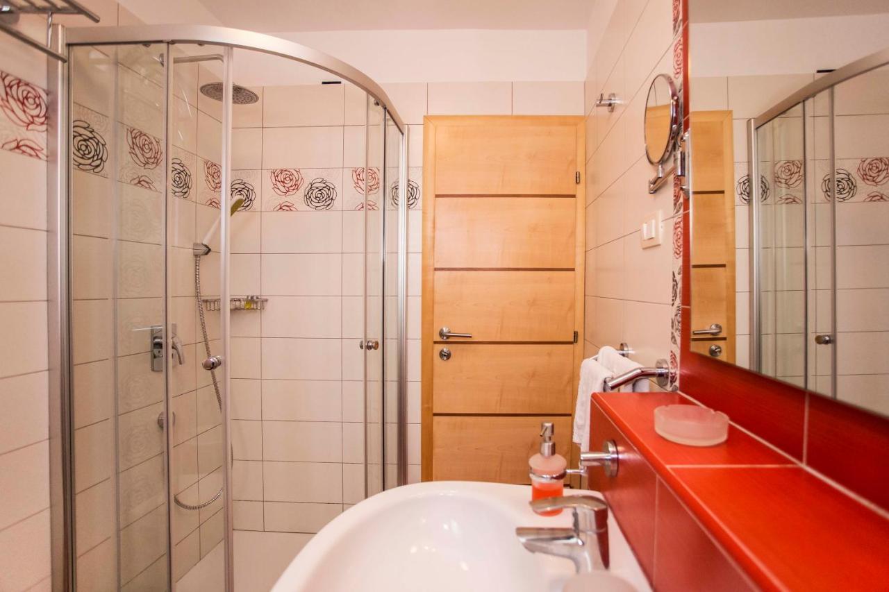 Apartments Romano Rovinj Luaran gambar